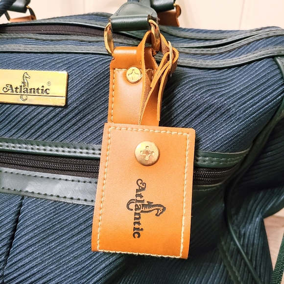 Like-new Atlantic Luggage Carry On Size Shoulder Bag in Blue-Green w/ Tan Strap - Picture 10 of 11